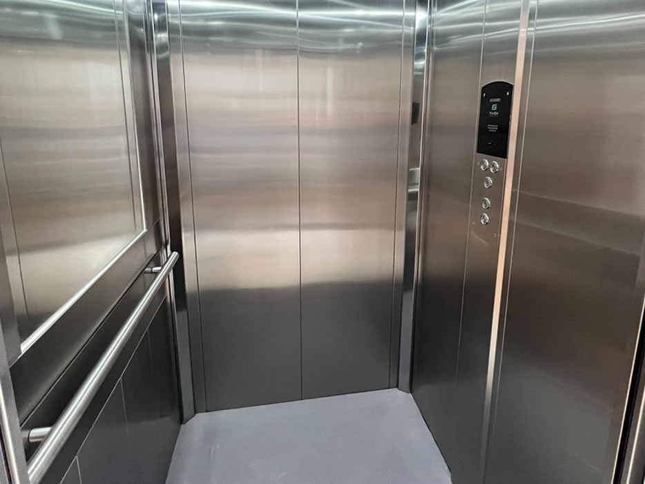 ¡Conozca ascensores para pasajeros con diseño moderno, funcionamiento seguro y acabados personalizados. Cotice hoy su proyecto con Ascensores Fahenn en Bogotá y Colombia!
