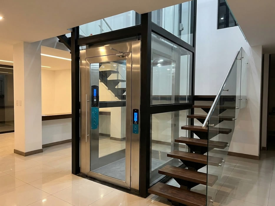 ¡Descubra ascensores residenciales para casas, compactos y silenciosos, que aportan comodidad, acceso y valorización. Solicite asesoría Fahenn ahora en Bogotá y Colombia!
