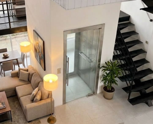 Solicite ascensores residenciales modernos y seguros para casa, con diseño a medida, instalación experta y respaldo técnico de Ascensores Fahenn en Bogotá y toda Colombia