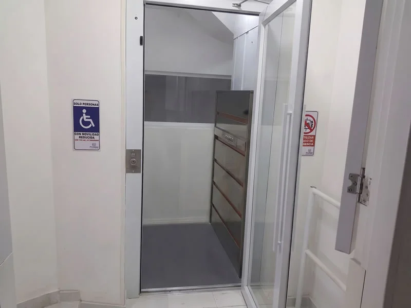 Descubra un ascensor accesible para personas con movilidad reducida y encuentre una solución moderna y funcional, con calidad y acompañamiento experto en Bogotá, Colombia